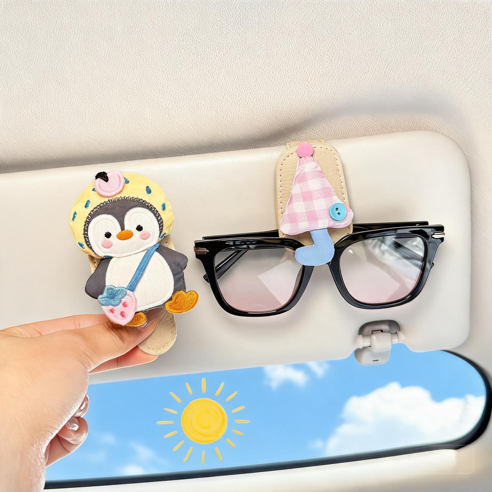2026 New Car-Mounted Glasses Clip for In-Car Use, Sunglasses Storage Clip, Sun Visor Glasses Holder, Cute Magnetic Clip for Women