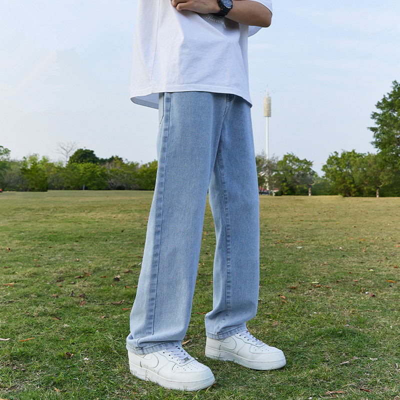 ストレートジーンズの男性は、ゆるいお父さんのズボンを着ることができます。|undefined