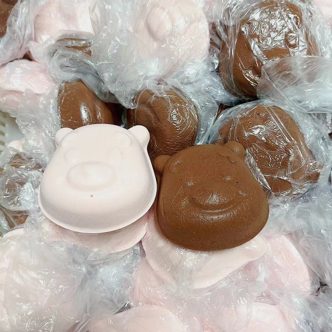 무작위 색상 젖은 부드러운 곰 머리 느린 리바운드