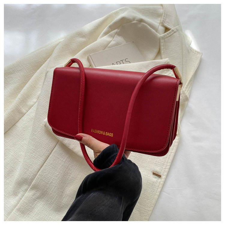 Texture simple et à la mode petit sac carré 2024 nouveau sac à bandoulière polyvalent de banlieue version coréenne sac à aisselles design de niche à la mode_voghion.com