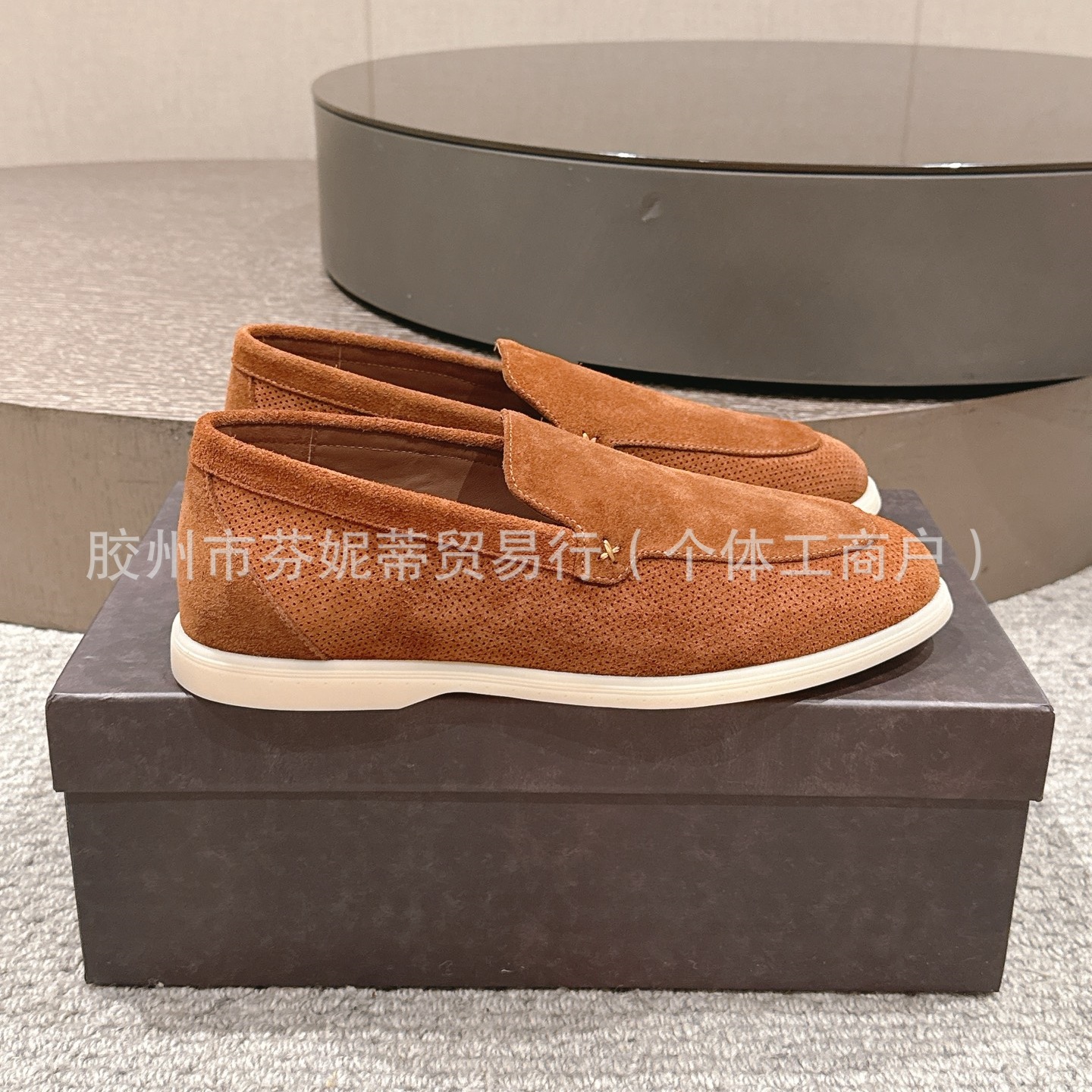 Kişi zamşa ayaqqabısı, metal toqqalı slip-on loafer
