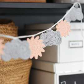 2026年亚马逊跨境纯手工针织北欧风派对拉旗小雏菊拉花装饰