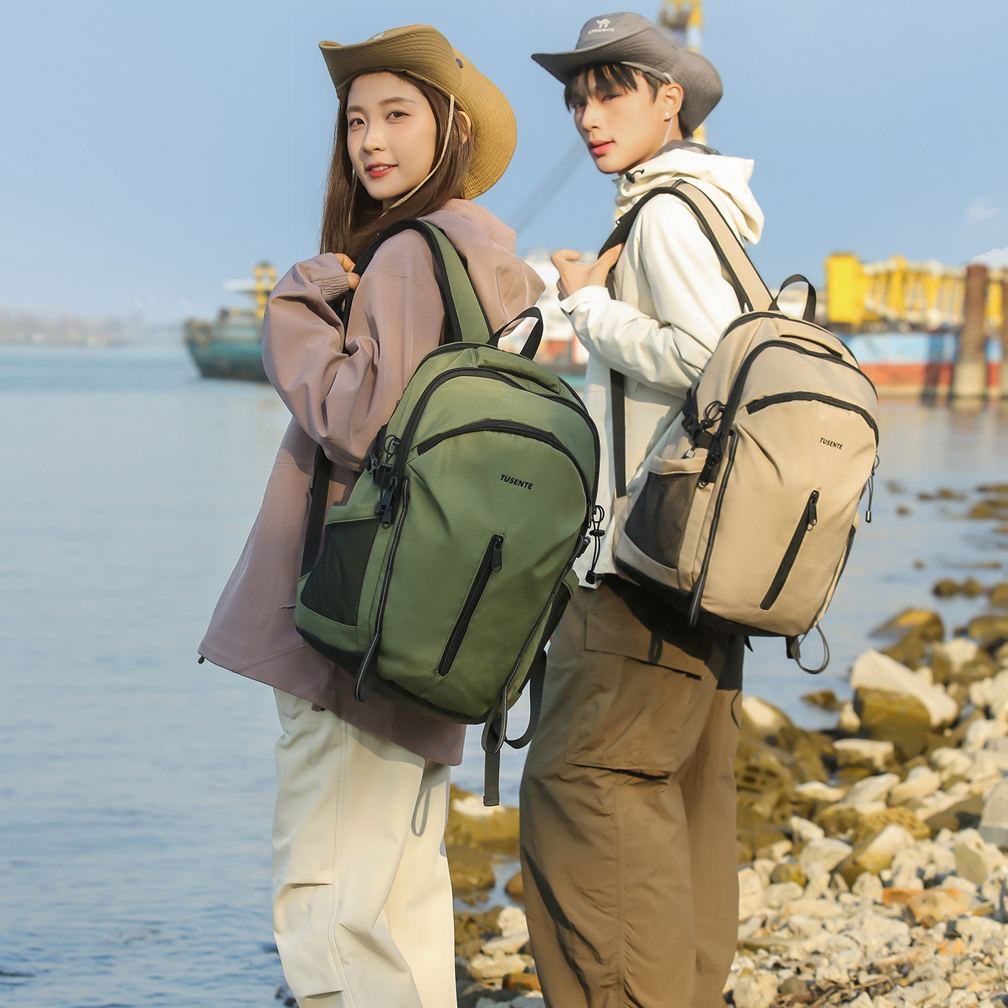 New Outdoor Sports Hiking and Mountaineering Backpack, Mountain-Style Trendy Retro Large-Capacity Backpack, Lightweight Folding Travel Backpack