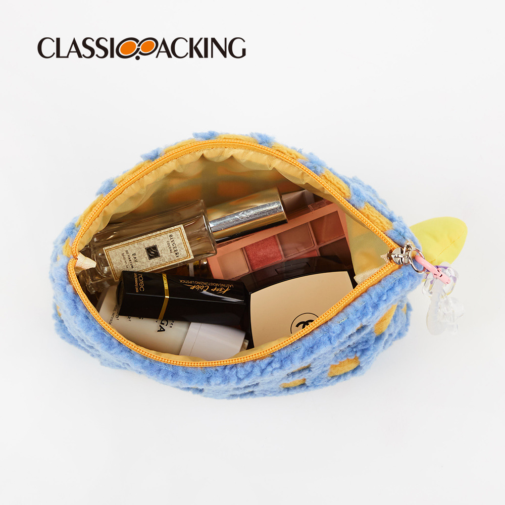 2022 Otoño e Invierno bolsa de cosméticos de felpa Waffle de alta apariencia producto de cuidado de la piel bolsa de almacenamiento nicho bolsa de almacenamiento portátil