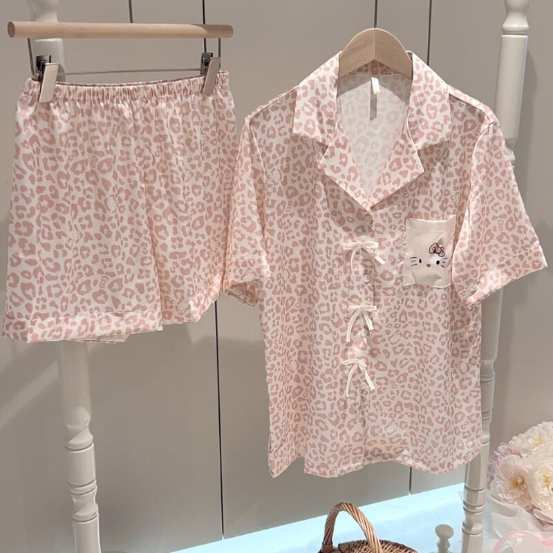 Short-Sleeved Girls' Pajamas, Pink Leopard Print Set, Cartoon Silk Kt Cat Ice Silk Spring and Autumn Home Wear Set Short-Sleeved Girls' Pajamas, Pink Leopard Print Set, Cartoon Silk Kt Cat Ice Silk Spring and Autumn Home Wear Set