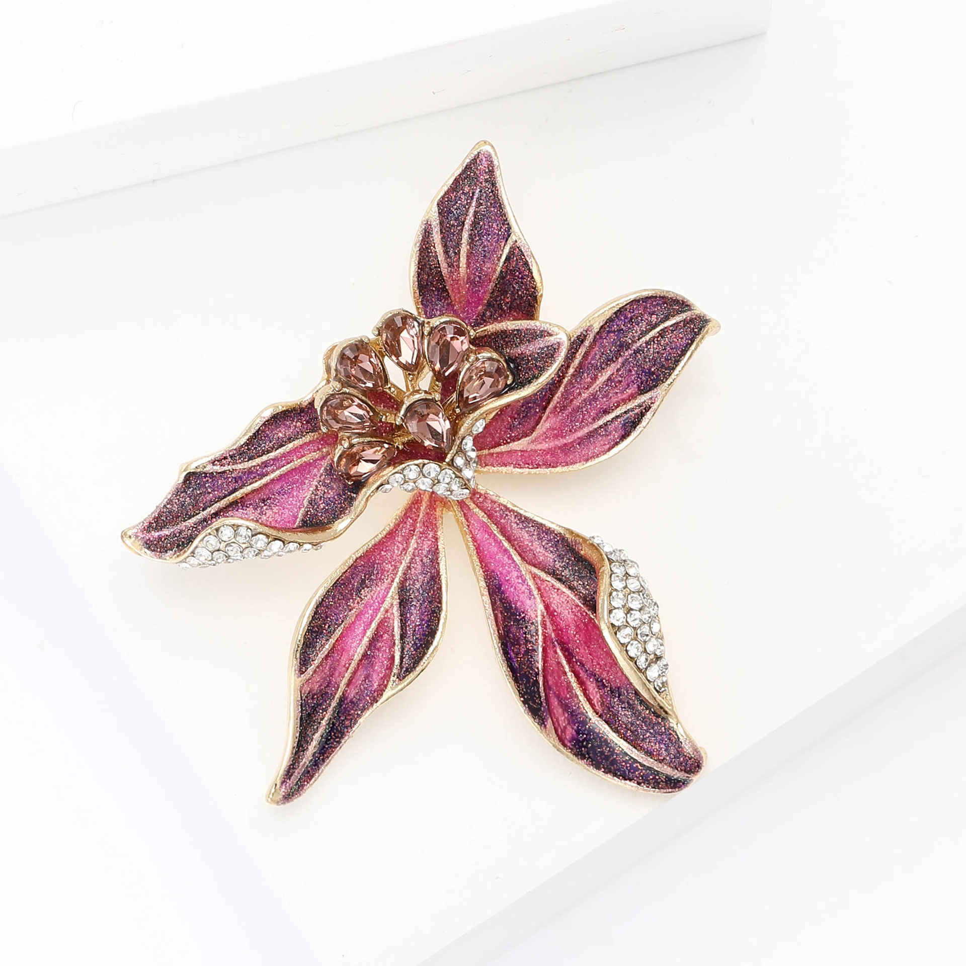 European and American atmosphere alloy enamel iris flower brooch fashion temperament ladies suit coat corsage jewelry pin