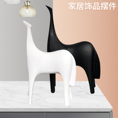 樹脂工芸品対馬置物縦型抽象動物馬屋根裏寝室オフィス家庭装飾品置物