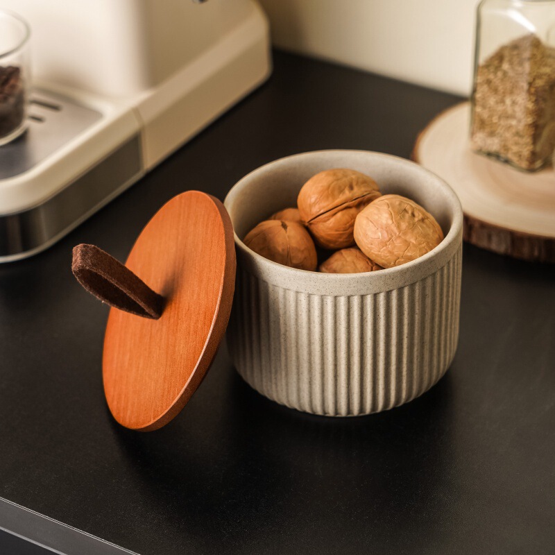 Stoneware Wooden Lid Stripesd Sealed Jar Home Kitchen Biscuit Snack Storage Jar with Lid Moisture-Proof Storage Jar Dried Fruit Jar