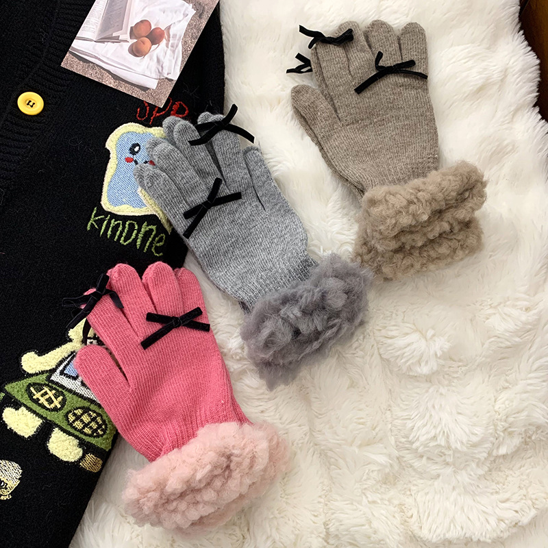 Guantes de punto para mujeres otoño y invierno nuevos guantes de caballo de cordero calientes lindos de moda borde de arco estudiantes de cinco dedos