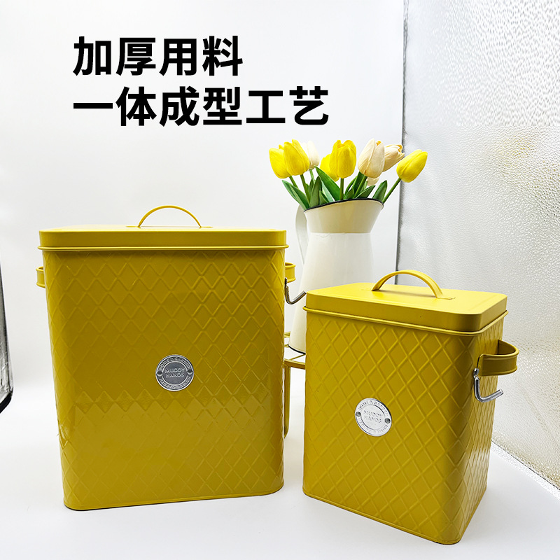 Tanque de almacenamiento amarillo