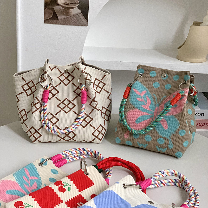 Bolsas de punto nuevas bolsas de hebilla de anillo trenzadas bolsas de mano de hebilla magnética tridimensional bolsas de mano bolsas de mano bolsas de hombro fábrica al por mayor