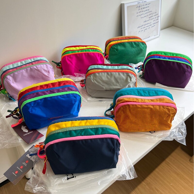 American Alpaca Dopamine Color-Block Makeup Bag 4L Waterproof Portable Storage Bag Outdoor Travel Trendy Toiletry Bag American Alpaca Dopamine Color-Block Makeup Bag 4L Waterproof Portable Storage Bag Outdoor Travel Trendy Toiletry Bag