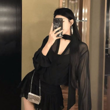 2025秋冬新款法式黑色飘带v领长袖连衣裙女早秋显瘦高腰裙子