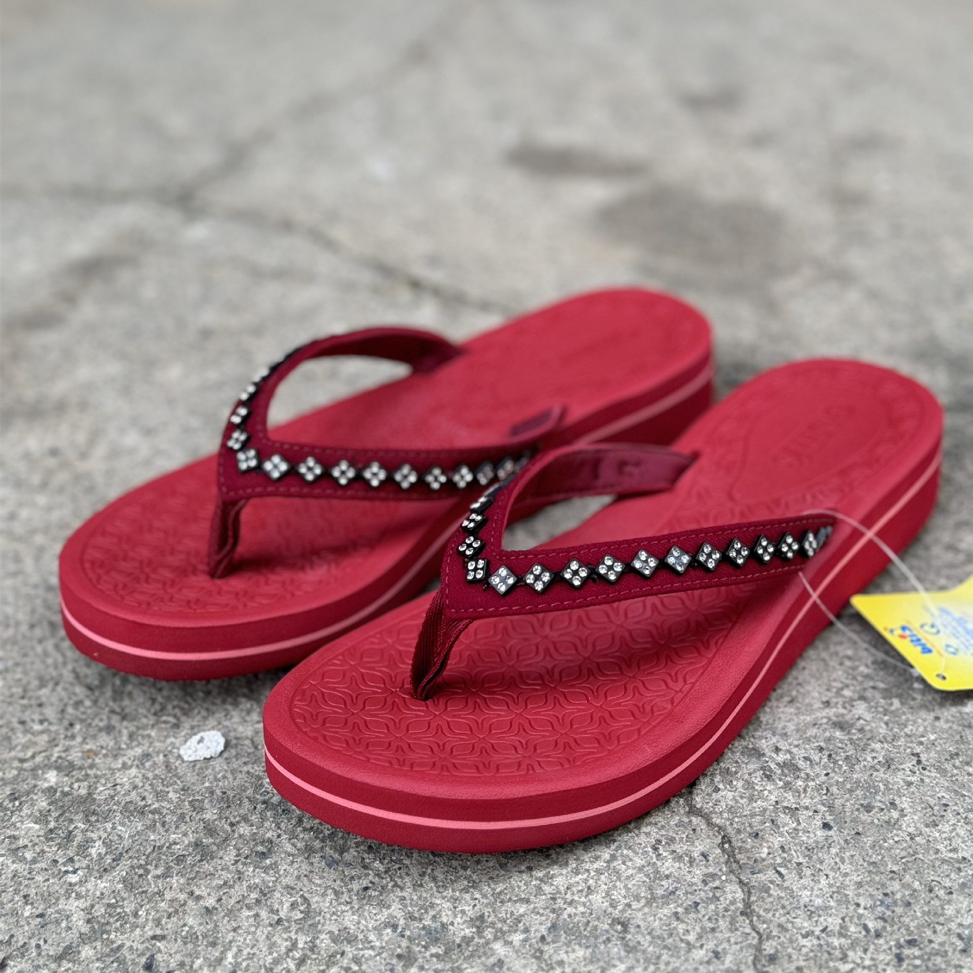 2024新款正品进口越南鞋平仙鞋低跟女人字拖鞋时尚水钻休闲拖鞋