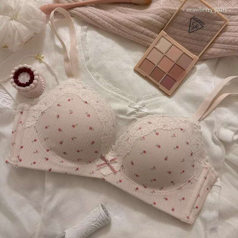 Strawberry Mochi~Gentle and Pure Desire Girl's Lace-Trimmed Floral Lingerie Set for Women with Small Busts, Push-Up, Wireless Bra Set Strawberry Mochi~Gentle and Pure Desire Girl's Lace-Trimmed Floral Lingerie Set for Women with Small Busts, Push-Up, Wireless Bra Set