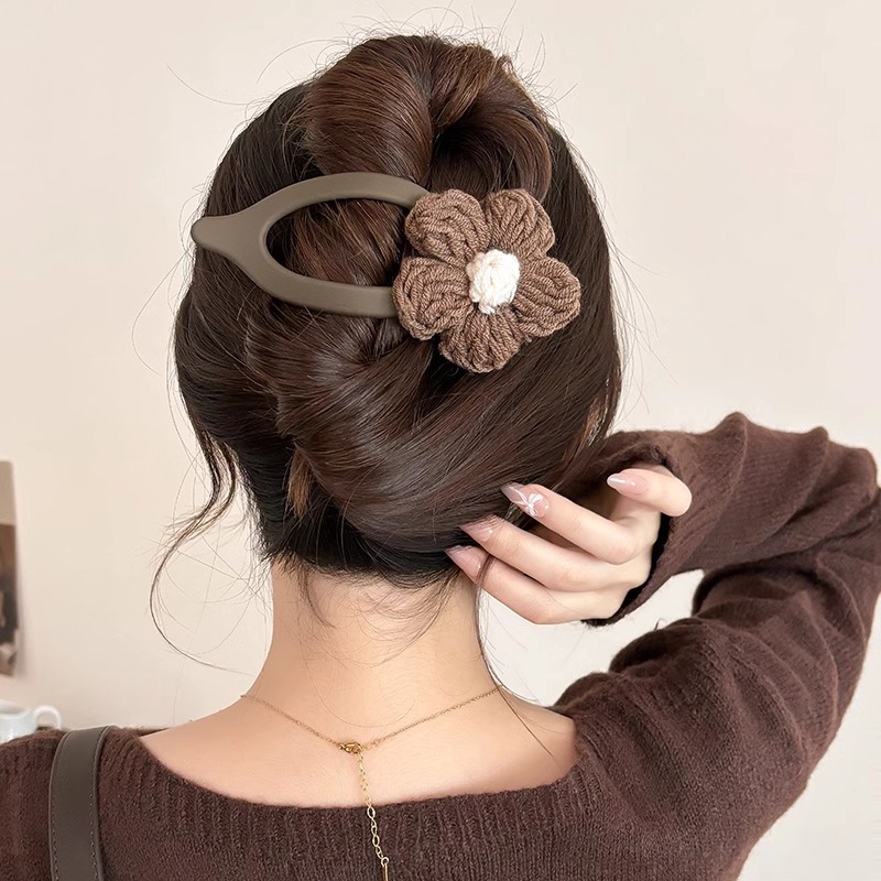 Flores de alta sensación boca de pato clip de cabello grande cabeza atrás clip de cabello para mujeres 2025 nuevo caño invierno peluche