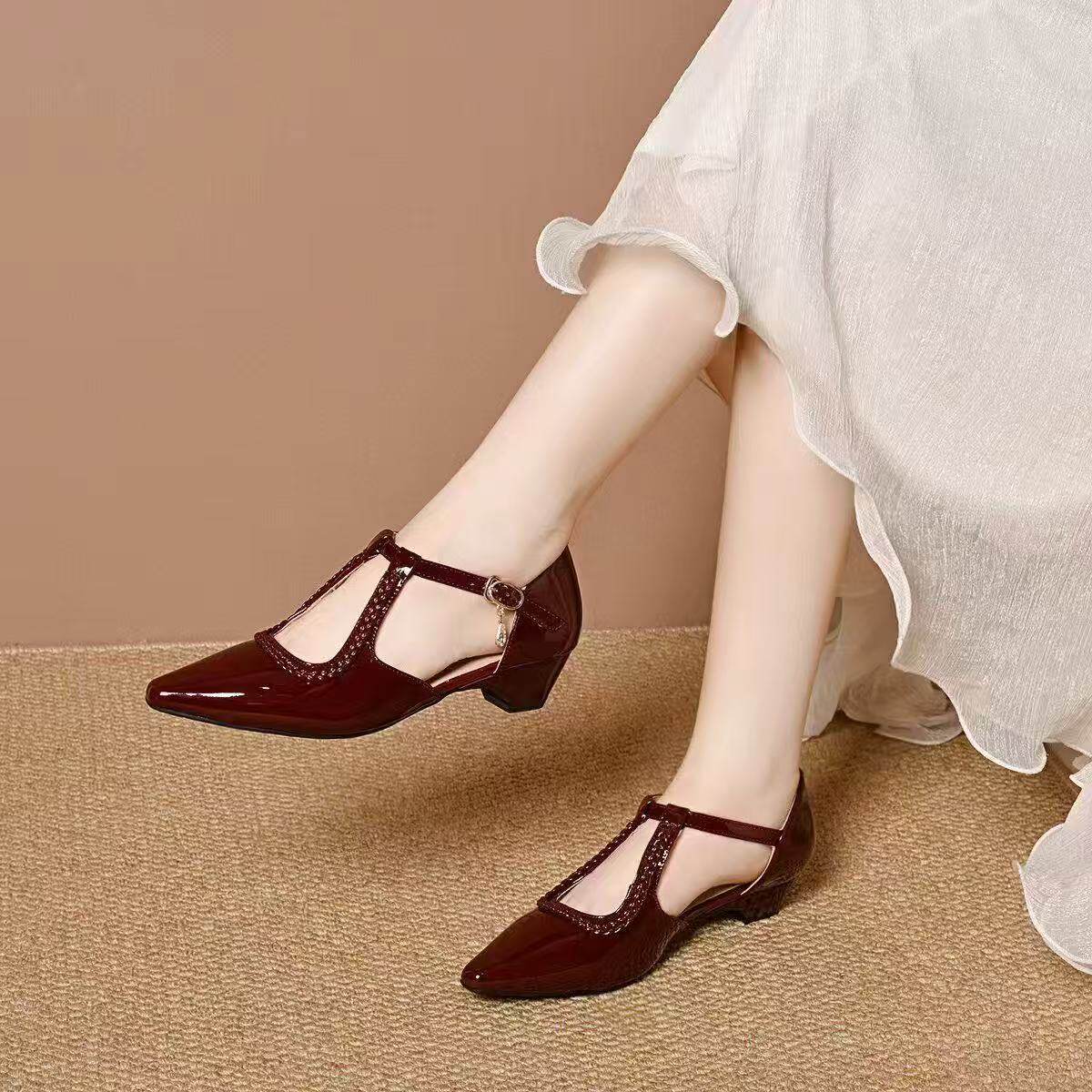 Sandal nữ mũi nhọn gót thấp da thật đế mềm hở mũi — màu be