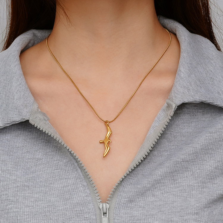 Collier en acier inoxydable style rétro mouette tendance mode européenne et américaine pour femmes, design commémoratif, collier de clavicule de personnalité_voghion.com