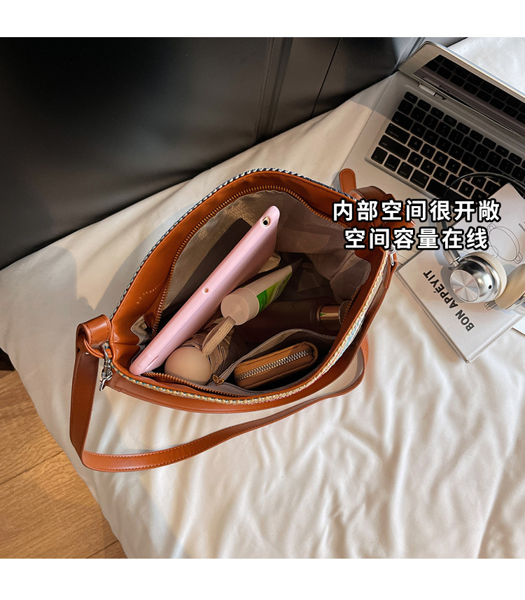 Bohemian hand-woven straw bag for women, large capacity 2025 new summer single-shoulder crossbody beach bag undefined