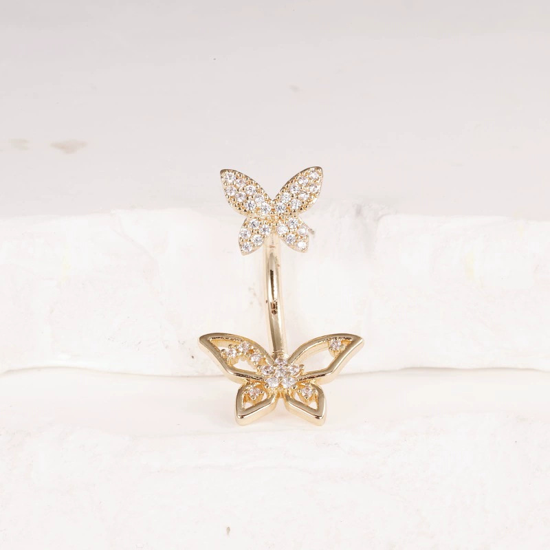 Silver pointed spike labret stud material detail