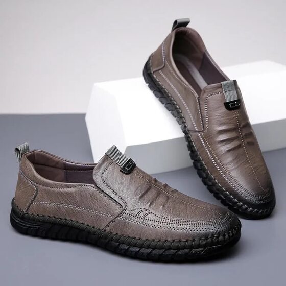2025 New Men's Casual Leather Shoes, Summer Versatile Soft Leather Soft-Soled Beanie Shoes, Lazy Slip-On Shoes, Versatile Loafers
