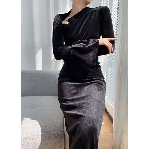 Black design velvet dress for women's autumn and winter new style waist to show slimming base package hip skirt