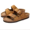 Жёлто-коричневый
