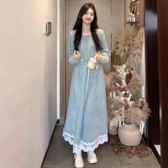 蓝色蕾丝连衣裙子女2025新款早秋季法式气质高级感别致绝美长裙