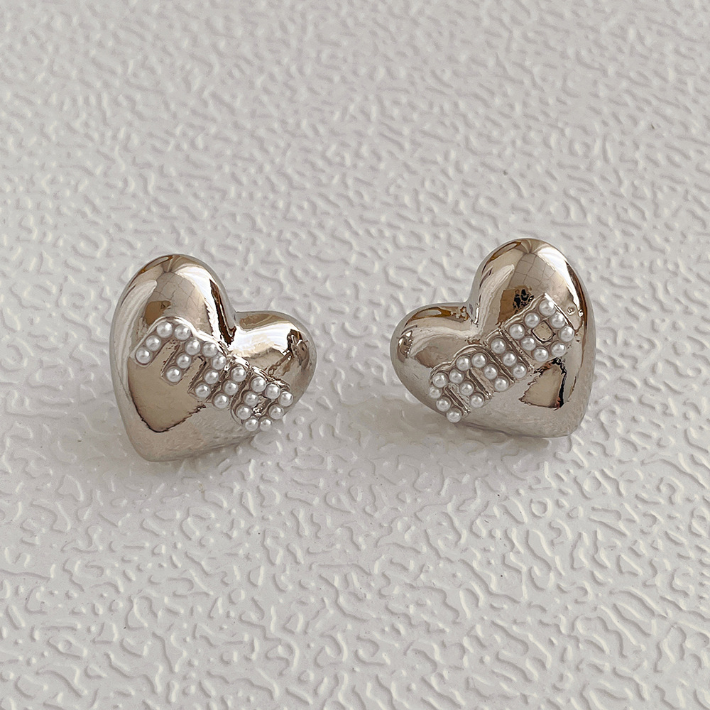 1 Pair Fashion Heart Shape Metal Inlay Artificial Pearls Womenu0027S Ear Studs