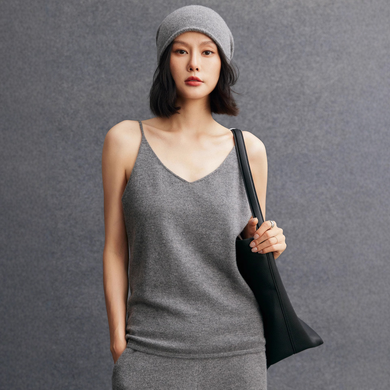 Cashmere 2025 Autumn and Winter Women's New Short Slim Knitted Knitwear Camisole V Neck Pure Color Pullover Bottoming Knitwear