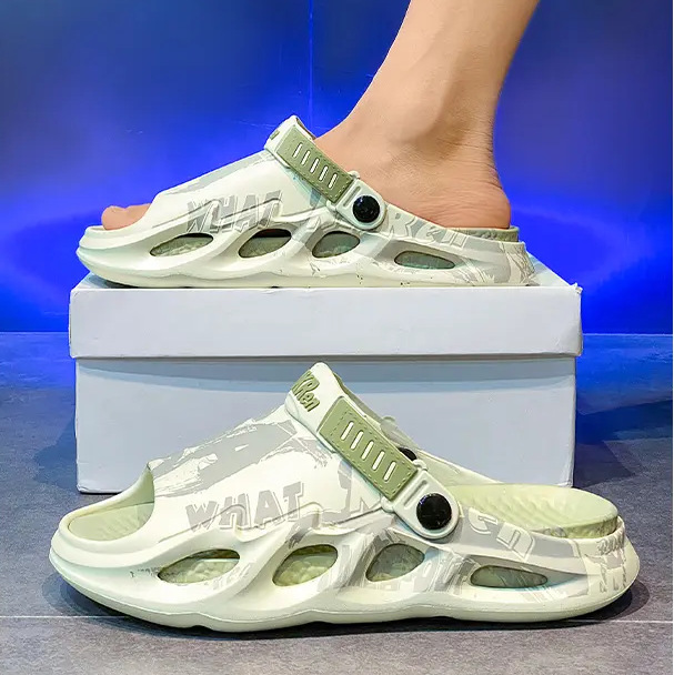 Nuevas zapatillas de verano para hombres, suela gruesa, antideslizante, pisando mierda, adolescente, ocio, deportes, conducción, sandalias de playa