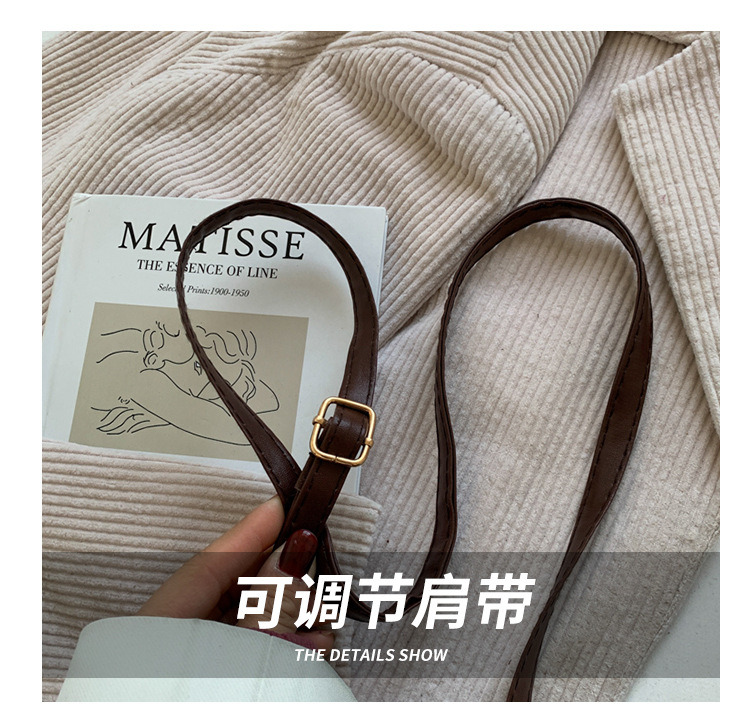 Fashion Small Bag Female New Fashion Autumn And Winter Retro One-shoulder Messenger Bag display picture 24