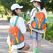 儿童户外出游登山小背包女孩小学生休闲旅游超轻便双肩包男童书包