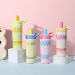 新しいクリエイティブなステンレス鋼の魔法瓶カップ、ハンドルとストロー付きの見栄えの良い屋外ポータブル大容量アイスカップ