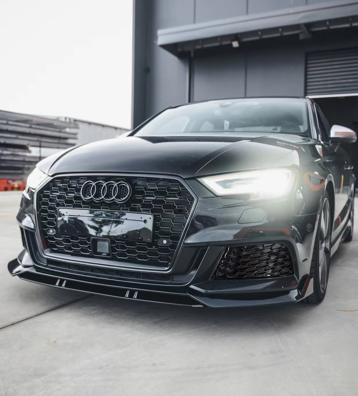Suitable for 17 18 19 20 Audi A3 Fog Light Frame Modification S3Rs3 Honeycomb Bright Black Sline Special