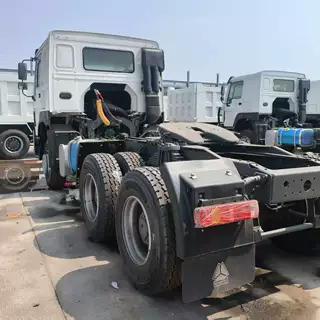 豪沃牵引车头加工定制重卡6x4车型贸易出口非洲HOWO牵引运输车