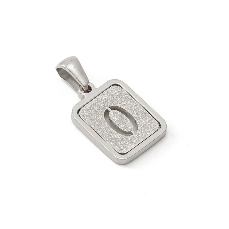 Nueva moda de acero inoxidable letra inglesa colgante de fábrica al por mayor carta prensada en arena titanio acero 18K Commuter todo partido