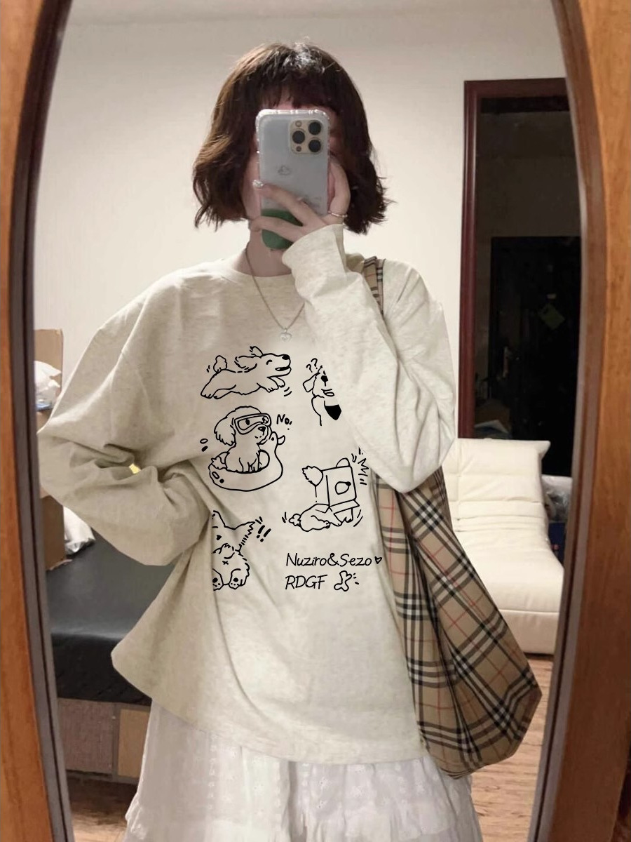 Design cartoon autumn long-sleeve with a round collar for leisure