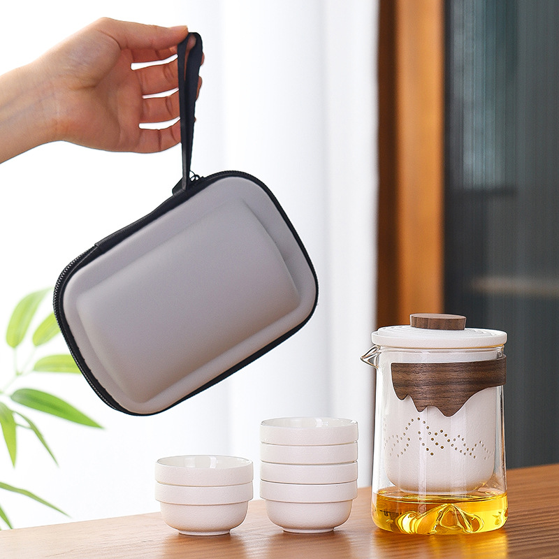 먼 산에 있는 냄비와 컵 6개 - 일반 흰색