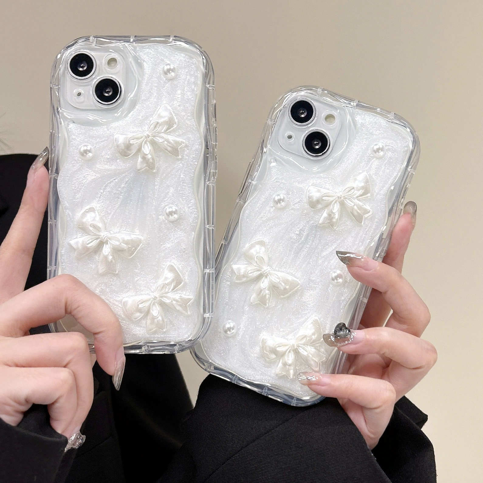 Чехол для телефона (Apple) iPhone 16 / 15 серии — 3D бабочки и жемчужины, прозрачный ТПУ