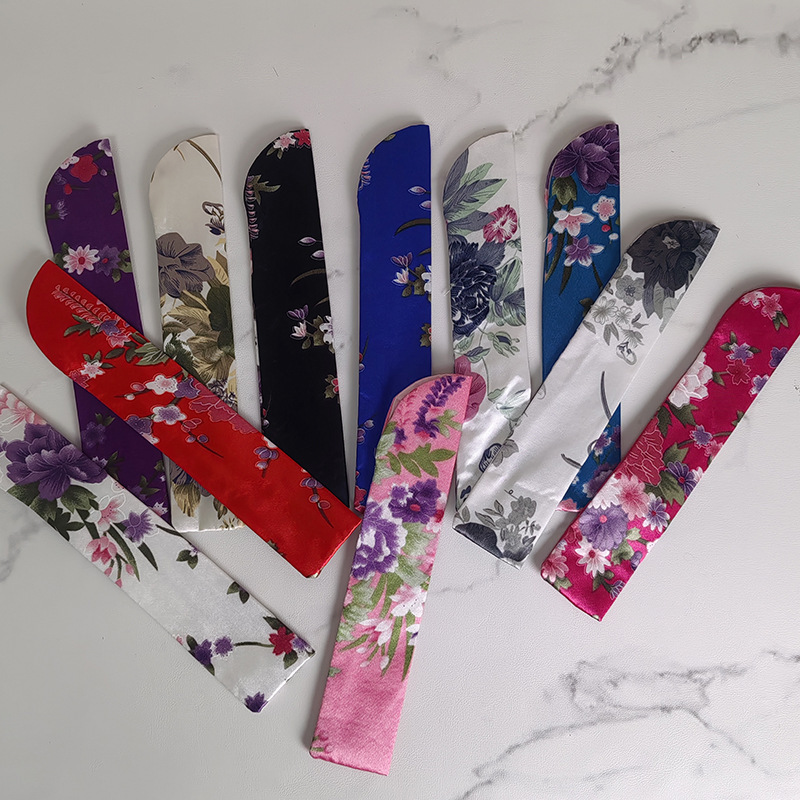 Thickened double-layer women's fan cover silk cloth fan bag gift satin cloth fan bag fan small folding fan packaging accessories wholesale