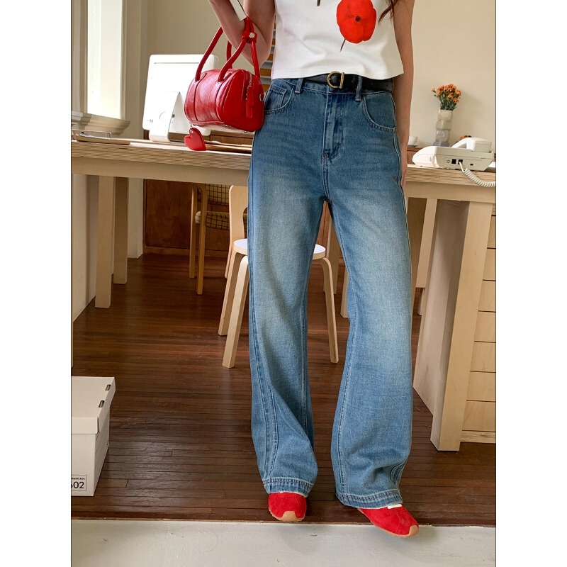 3Th Morning Slim-Fit Long-Leg Jeans in Washed Blue with Narrow Side Lines, Straight Cut Zy4005 3Th Morning Slim-Fit Long-Leg Jeans in Washed Blue with Narrow Side Lines, Straight Cut Zy4005