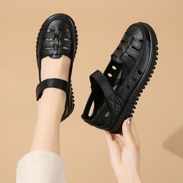 Zapatos de madre de suela suave de cuero suave, sandalias Baotou, zapatos individuales cómodos antideslizantes para mujer, zapatos huecos, zapatos de cuero de mediana edad y ancianos, verano