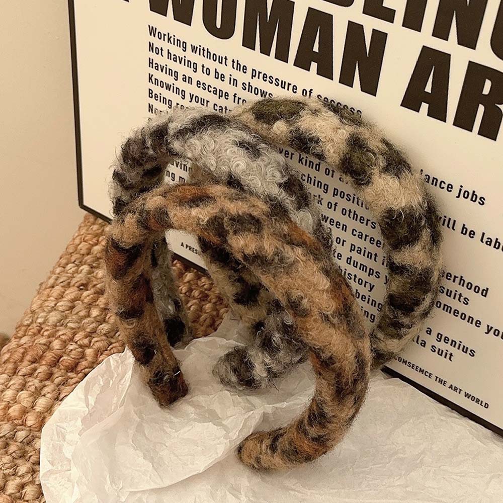 Otoño y invierno de alta calidad cordero estampado leopardo nuevo estilo de moda cabeza de cabeza de alto cinturón de peluche universal fuera de la tarjeta de pelo