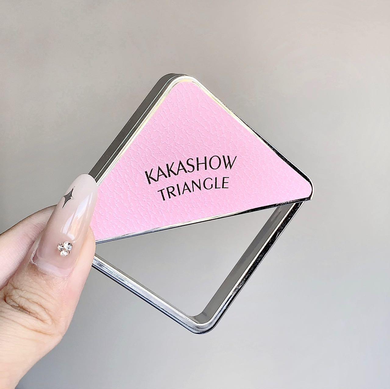kakashow's rotating triangle two-color blush is a natural, smooth and color-enhancing matte Korean-style energetic blush with a swelling color undefined