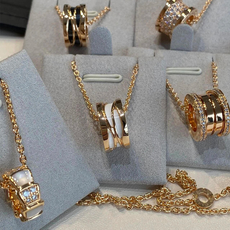 Baojia Xiaomanyao Spring Necklace Unisex High Version Black Ceramic Full Diamond Little Red Man Charity Pendant Baojia Xiaomanyao Spring Necklace Unisex High Version Black Ceramic Full Diamond Little Red Man Charity Pendant