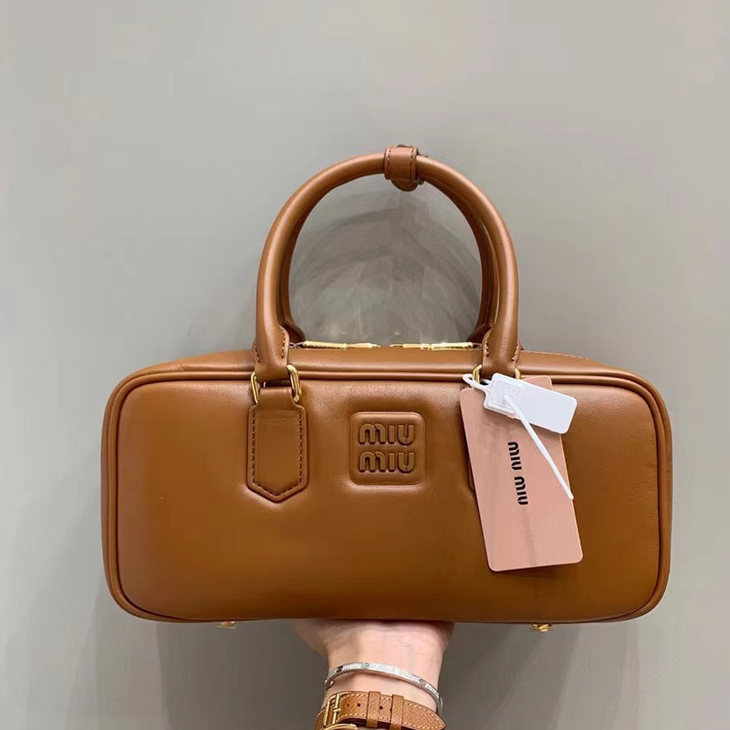 2025Miu Bowling Pillow Bag Retro Fashion Handbag Shoulder Crossbody Commuter Women's Bag European and American Retro