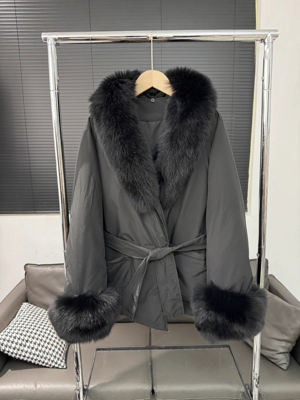 25冬新款高级设计感小众加厚鹅绒服狐狸毛领中长款女保暖韩系外套|undefined