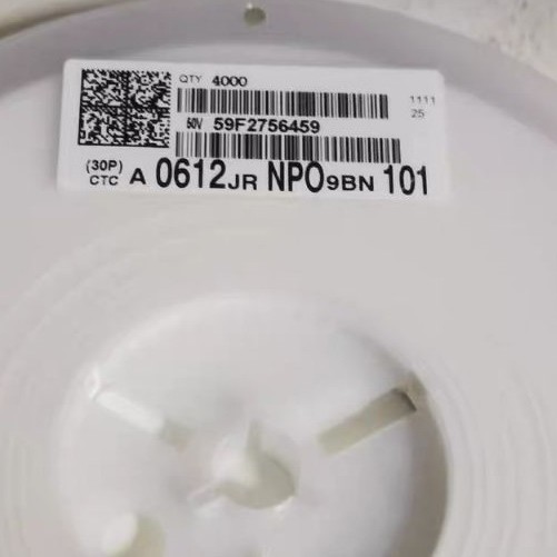 0603*4 贴片排容50V100P CA0612JRNPO9BN101