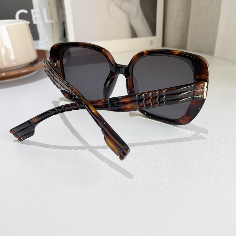 Exaggerated Streetwear Solid Color Resin Square Full Frame Women's Sunglasses display picture 7